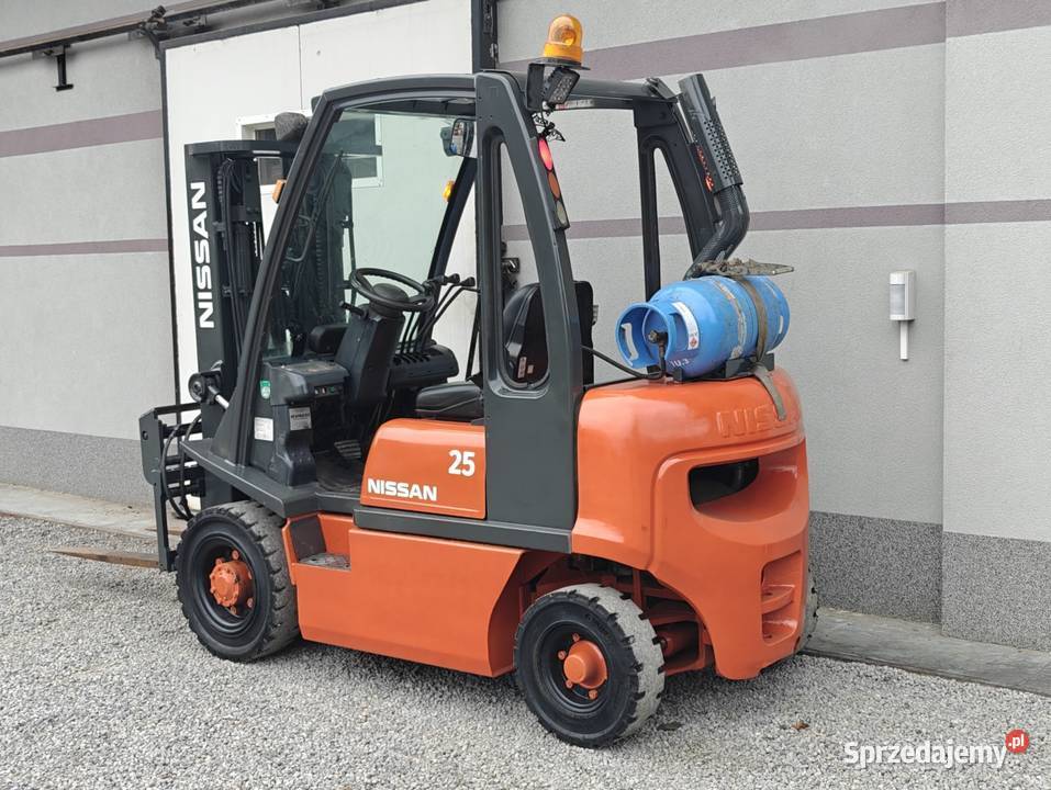 Wózek Nissan FG20 2T Lpg Triplex 44m Pozycjoner Nissan Sandomierz sprzedam