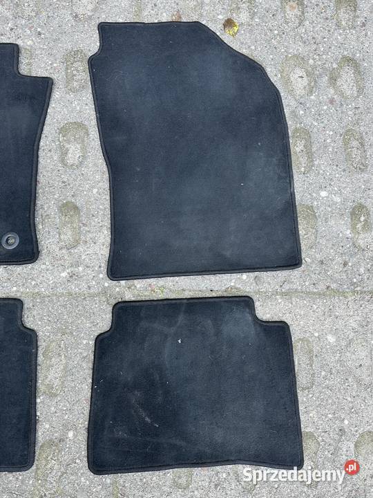 Toyota Corolla Sedan Kombi dywaniki welurowe OE Gdańsk