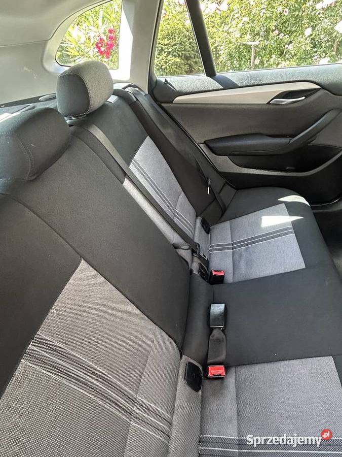 BMW X1 20 benzyna automat niski przebieg welurowa tapicerka Pilica