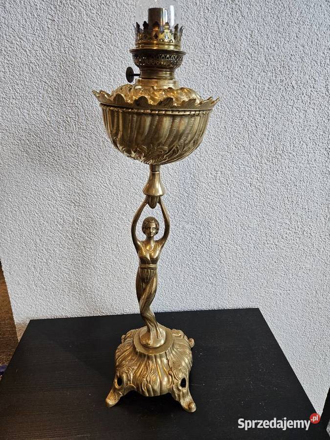 Figuralna lampa naftowa