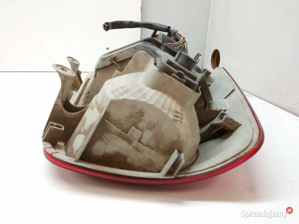 LAMPA TYŁ PRAWA EU 1T0945112B VW Volkswagen