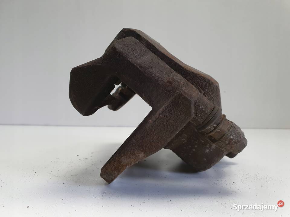 Lexus RX RAV4 PRZEDNI ZACISK HAMULCOWY prawy