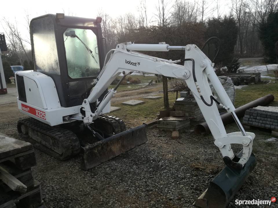 Minikoparka mini koparka Bobcat 325 28t 2001r małopolskie Królówka