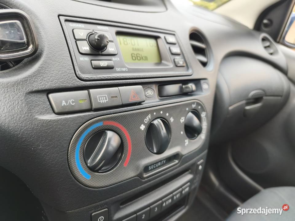 Toyota Yaris 13 Benzyna Zadbany Klima Elektryka kurtyny powietrzne Yaris