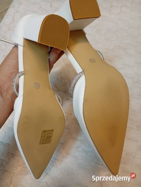 42 Białe bogato zdobione czółenka wieczorowe z 27cm Kraków
