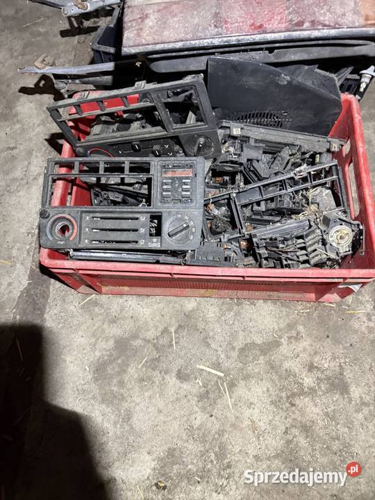 Bmw e30 części wnętrza blacharskie belka maski kujawsko-pomorskie Bydgoszcz