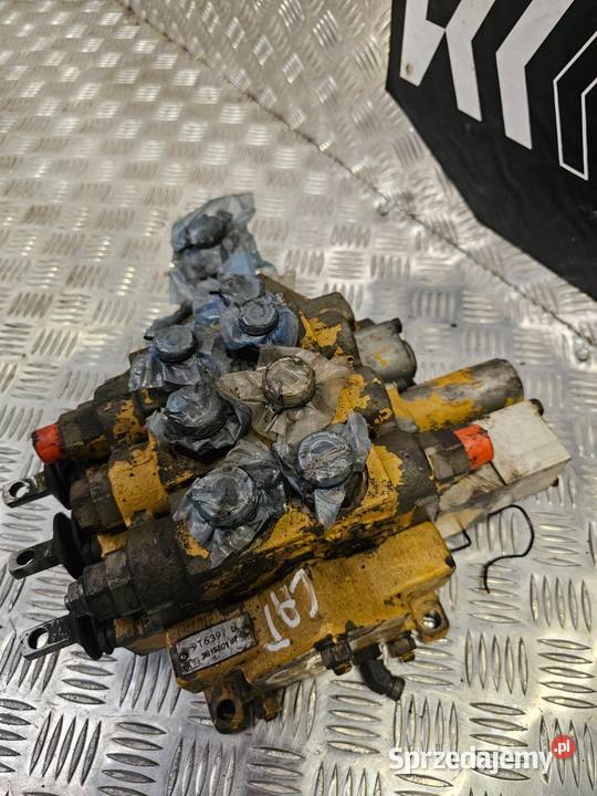 Rozdzielacz hydrauliczny CAT 416 426 428 9T6397 pomorskie Gdynia