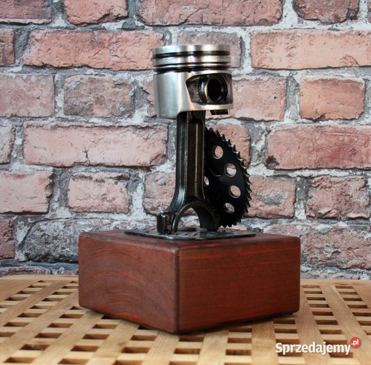 Puchar Czaszka Tłok Scrap Metal Art