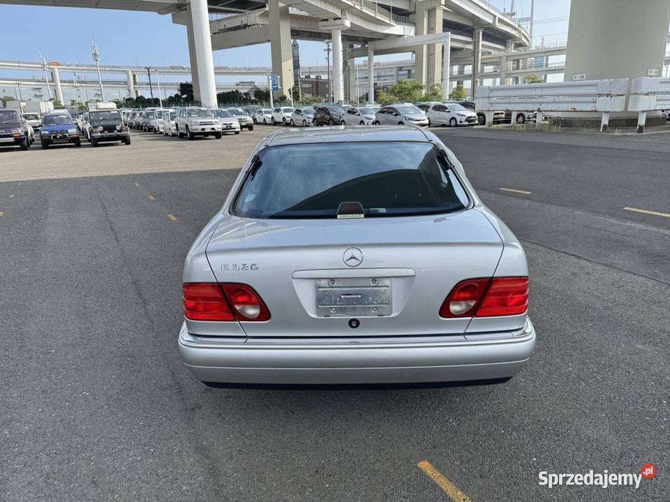 Mercedes W210 320