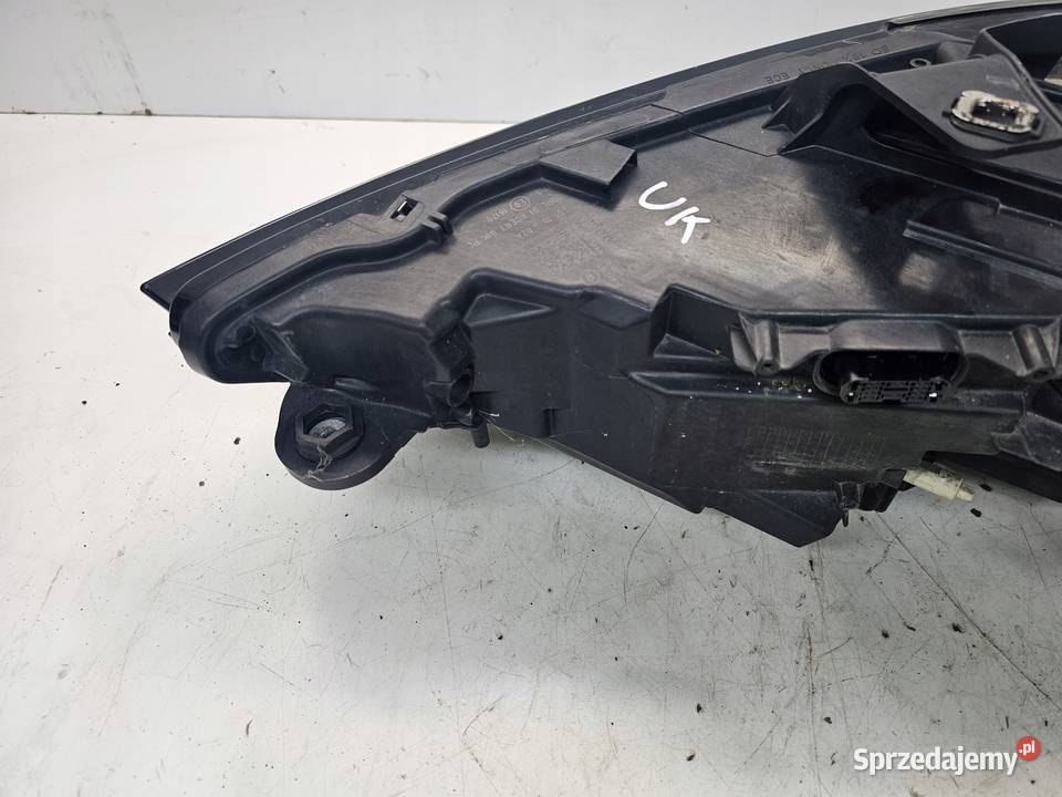 REFLEKTOR XENON LED PRAWY AUDI A3 8V LIFT Przystajń sprzedam