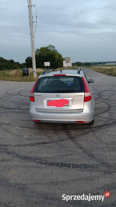 Hyundai i30 kombi najbogatsza wersja wyposażenia blokada skrzyni biegów wielkopolskie Ostrów Wielkopolski