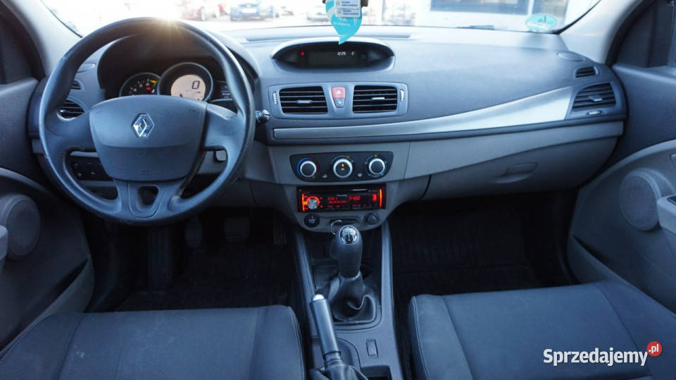 Renault Megane zarejestrowany ubezpieczony centralny zamek