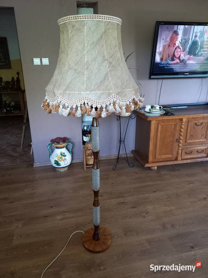 Lampa podłogowa z dużym pięknym abażurem sprzedam