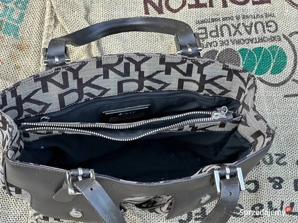 Torebka DKNY kuferek do ręki stan idealny 100 sprzedam