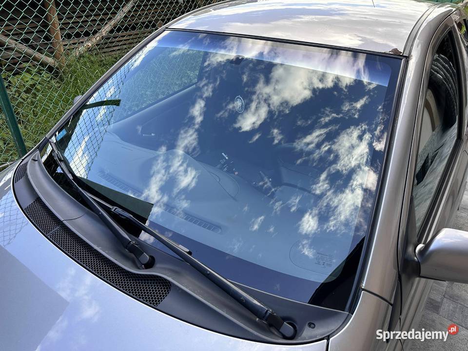 Toyota Yaris nowe opony zimowe zakonserwowany Nowy Targ sprzedam