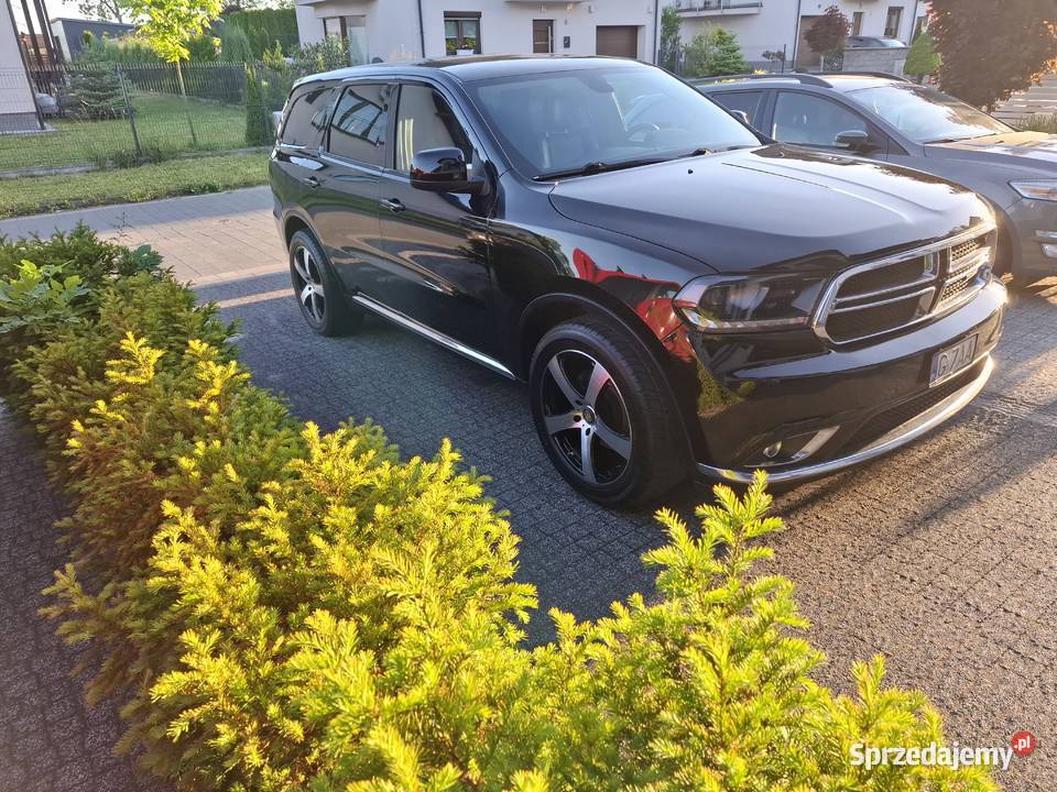 Czarny dodge 3600cm3 śląskie