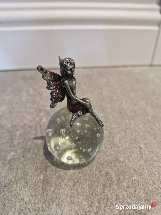 Figurka wróżki na szklanej kuli Figurki i rzeźby