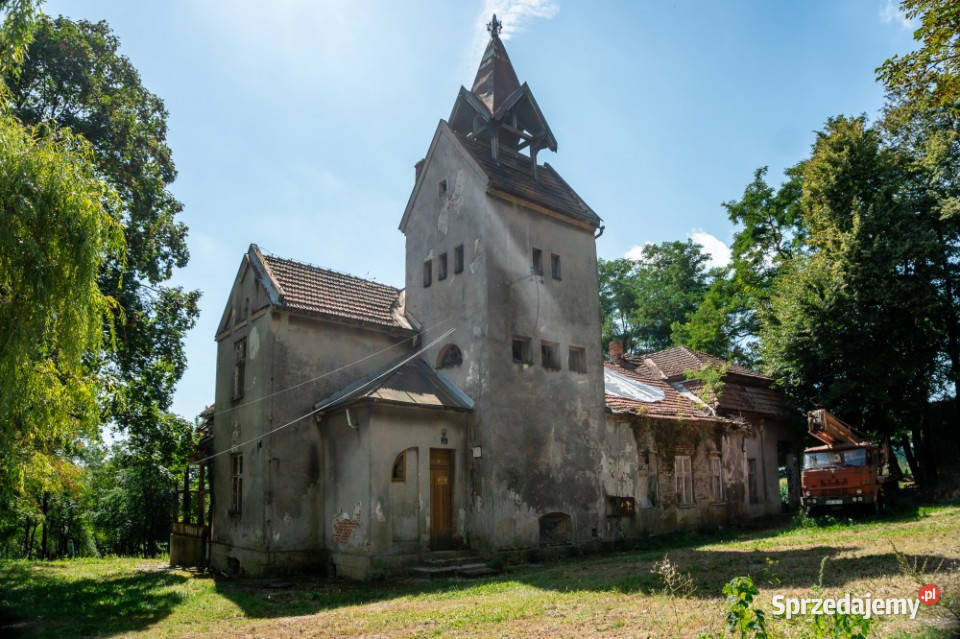Zabytkowy Dwór do remontu Karniów 1 piętro