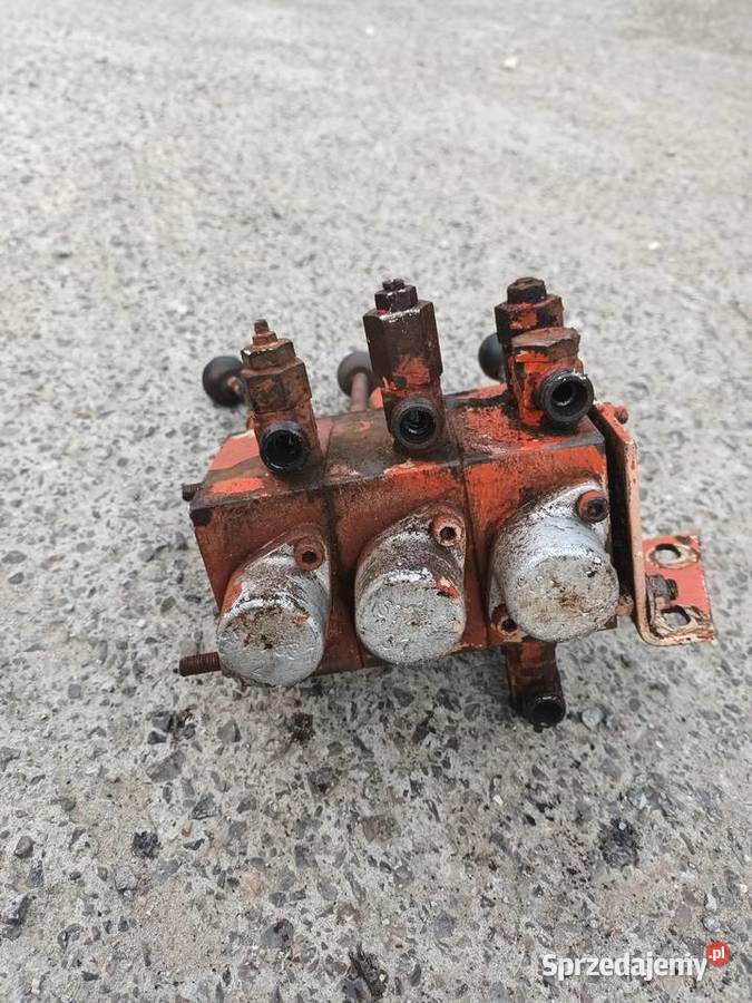 Rozdzielacz hydrauliczny 3 sekcje deutzfahr Bukowie