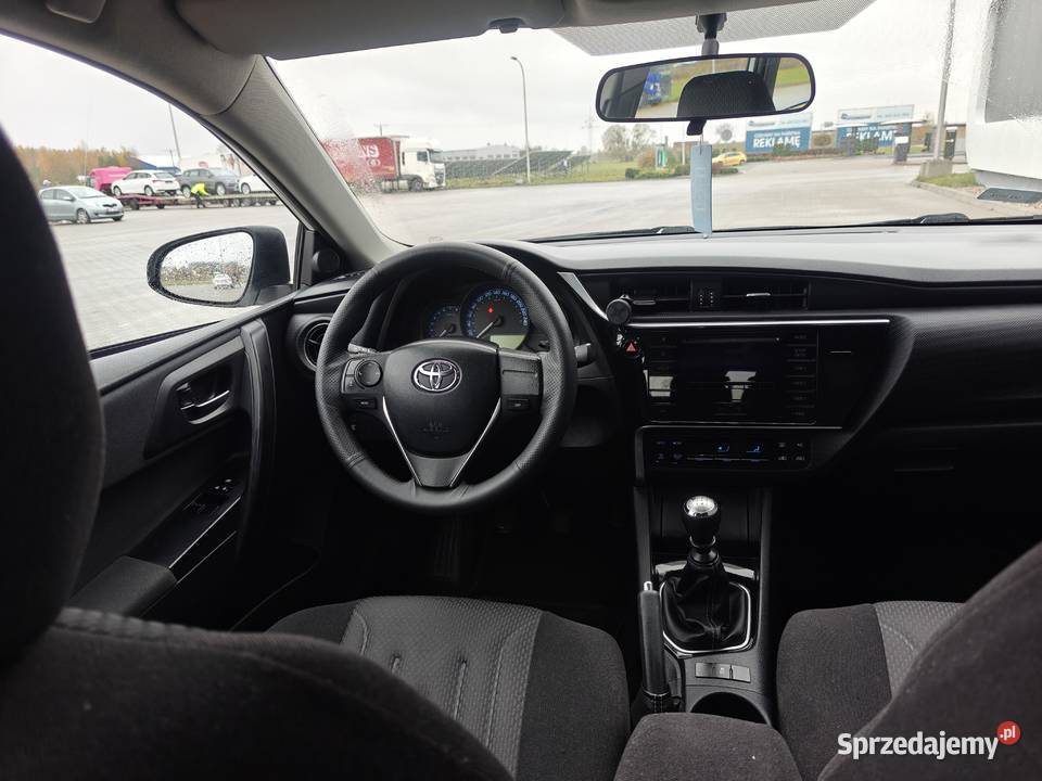 Toyota Auris II lift 2017 16 132 benzynaLPG radio Augustów
