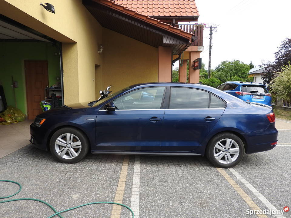 VW JETTA 2013 14 TSI HYBRID 150 27 Rok produkcji 2013 Jetta Dębica sprzedam