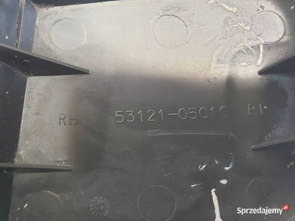 Avensis T22 PRAWA ZAŚLEPKA HALOGENU zderzaka lubelskie Rudka sprzedam