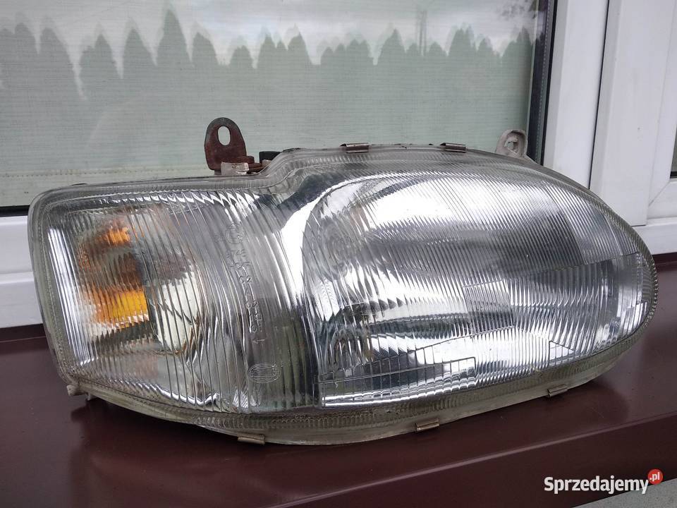 Ford Escort MK7 VII lampa przednia prawa Sieradz