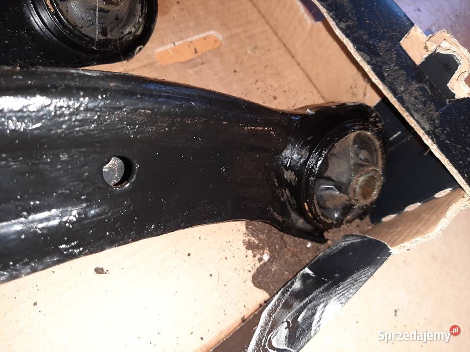 Toyota Avensis T25 wahacze prawy lewy sprężyna osobowe Sławno