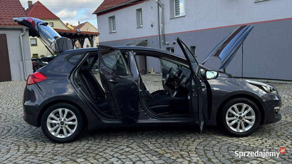 Kia Ceed 14 Benz 101 z Niemiec Nawigacja LIFTOWY nieuszkodzony Strzegom
