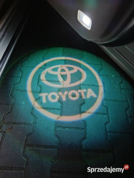 Avensis 20 benzyna klima 4xel szyby ładna 1998cm3