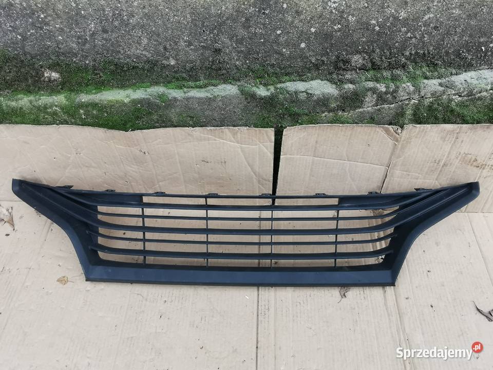Środkowa kratka zderzaka przód Yaris 4 IV 19 Sieraków