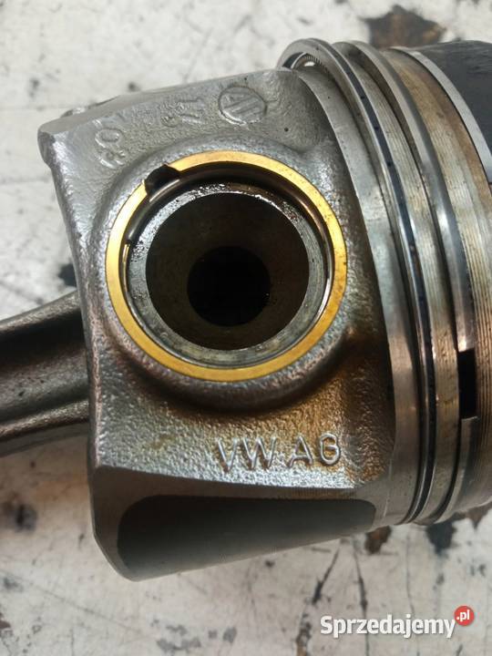 TŁOK KORBOWÓD 20 TDI Audi A3 III 2013 2020 8V