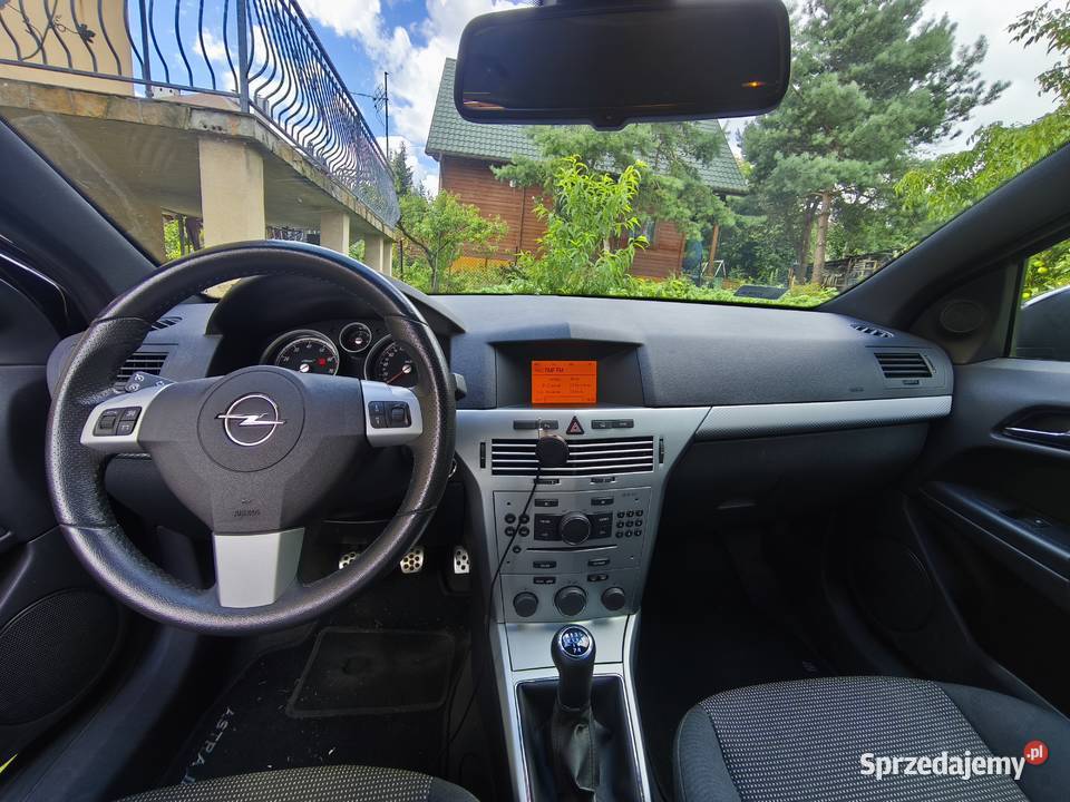 Opel Astra GTC 16 Benzyna 2009 115 Manual 115KM Astra Balin