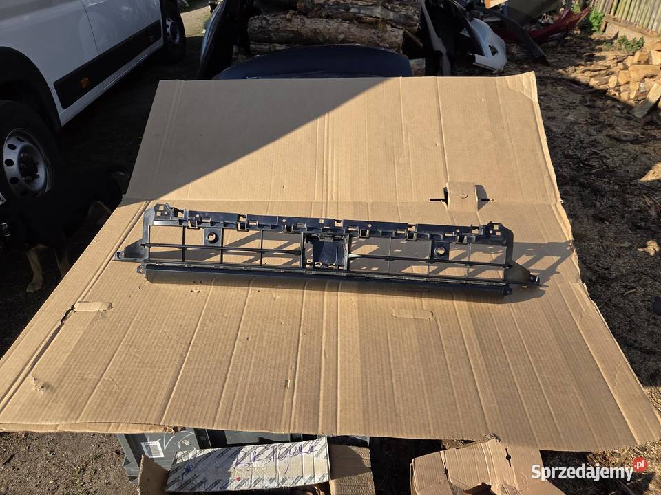 Kratka środkowa Audi Q3 Q3 F3 83A807683A