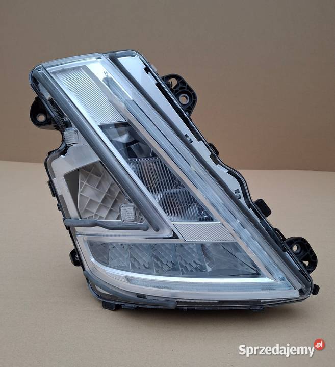 VOLVO FH5 FH 5 REFLEKTOR PRAWY FULL LED LAMPA Bieleń sprzedam