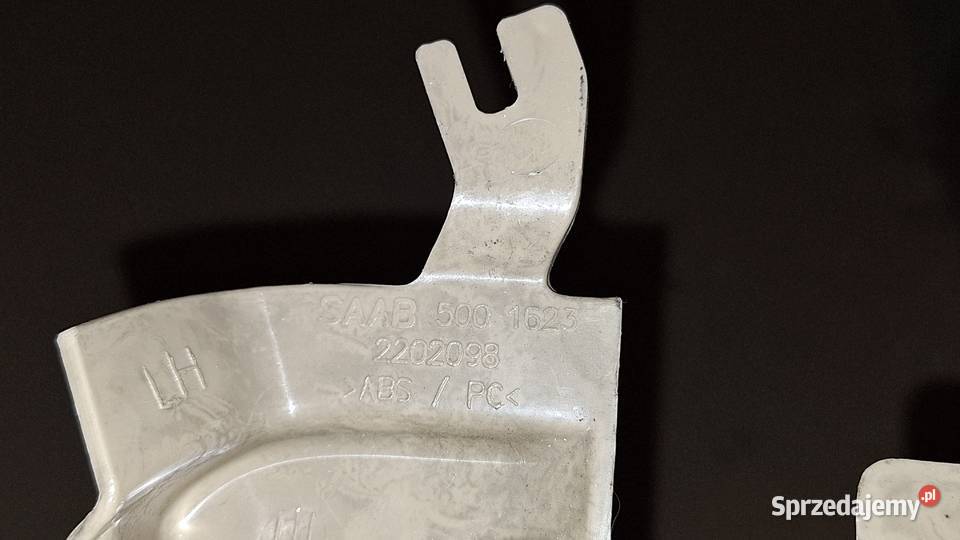 Obudowa zaślepka mocowania oparć tylnej kanapy Części samochodowe Kraków