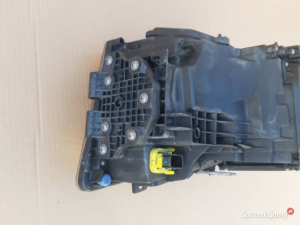 SCANIA R S REFLEKTOR PRAWY LAMPA PRAWA FULL LED Trzciel sprzedam