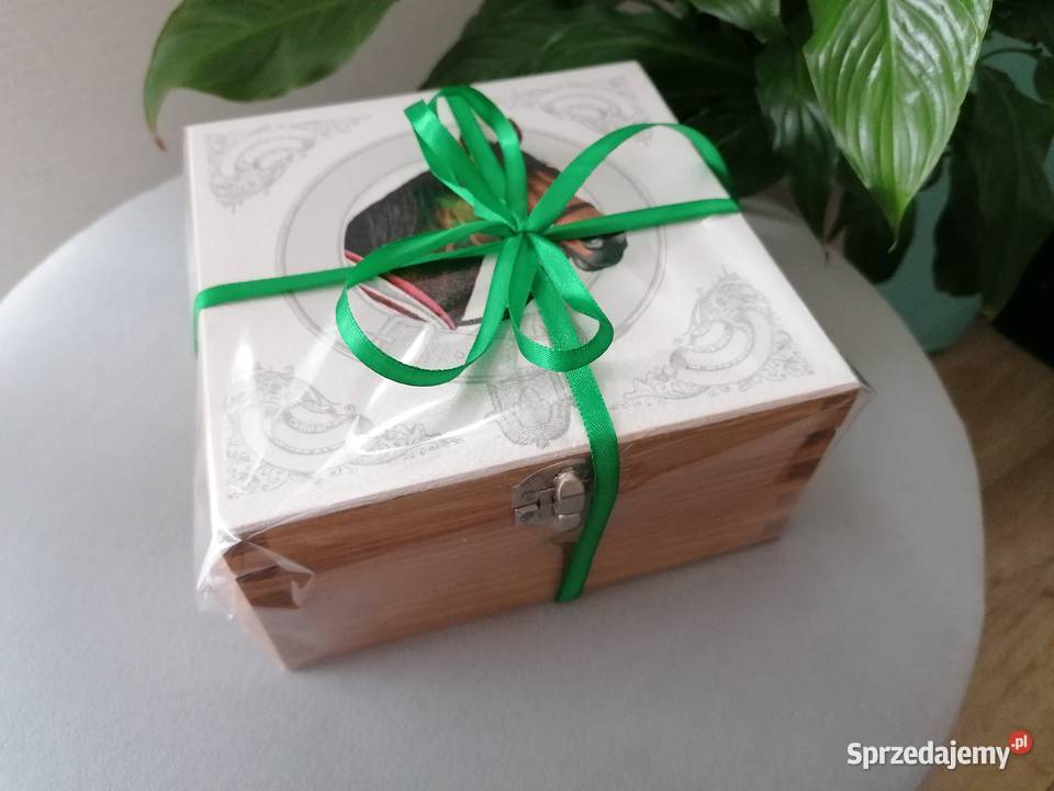 Drewniane pudełko szkatułka na biżuterię prezent Halinów