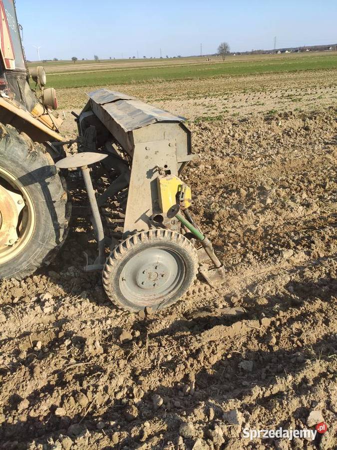 Siewnik zbożowy Poznaniak z dociskiem Siewniki i sadzarki Iłża sprzedam