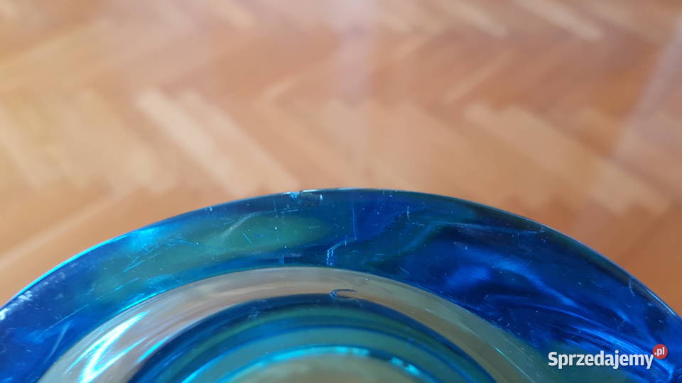 Szklana turkusowa miseczka