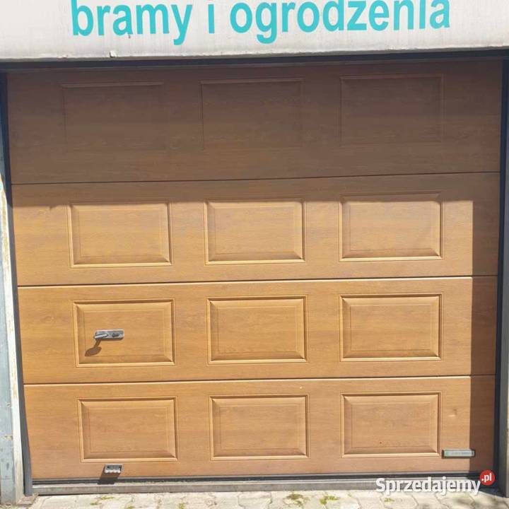 Brama garażowa segmentowa LEGBUD Bramy Opoczno