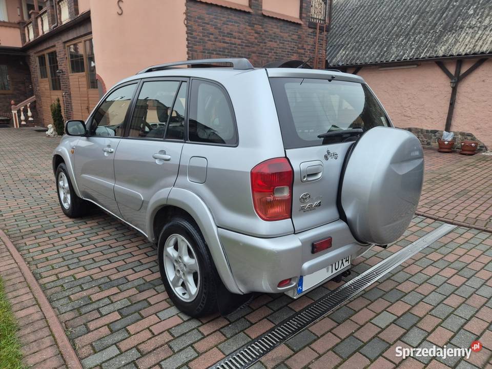 Toyota RAV4 20d 4x4 zadbana hak Terenowy sprzedam
