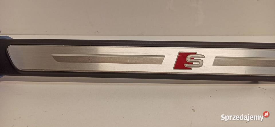 AUDI A3 8Y LISTWA PROGOWA PRAWA 8Y0947418A LED sprzedam