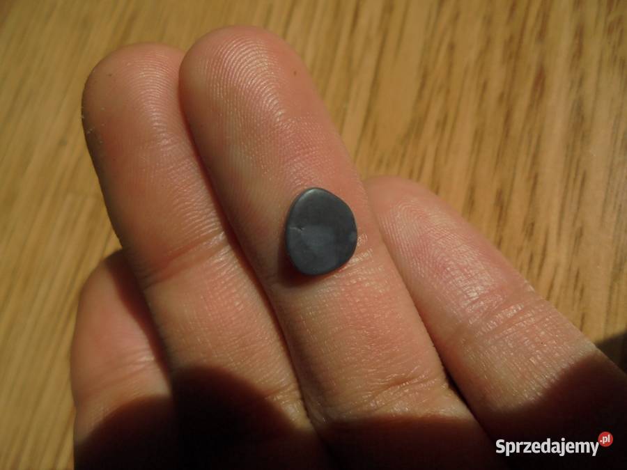 czarny opal australijski z rzadką czerwoną Pozostałe