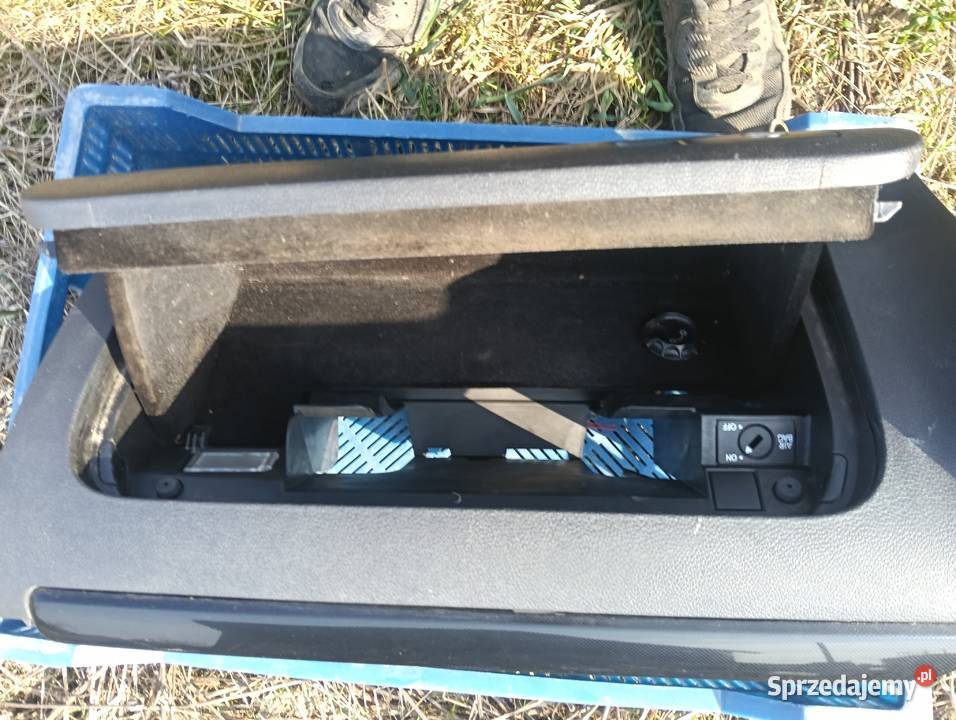 Schowek pasażera golf 6 Wąwolnica