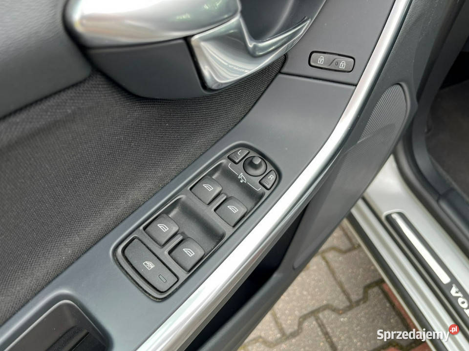 Volvo S60 16 T3 benzyna 150 Xenony Podgrzewane lakier metallic Lipówki