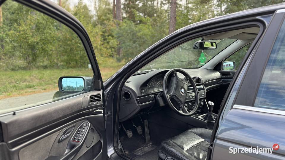 BMW E39 520i Sedan