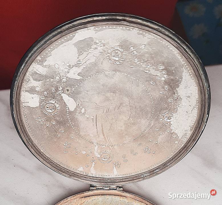 Stara Srebrna Puderniczka III Pozostałe