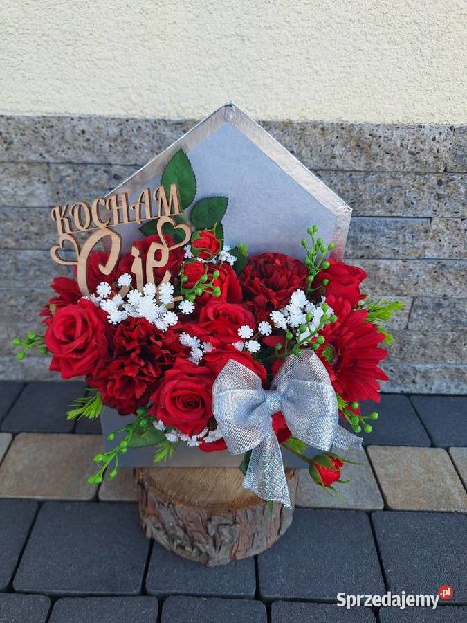 Flower box w kopercie Dzień Kobiet Walentynki Walentynki Dębica
