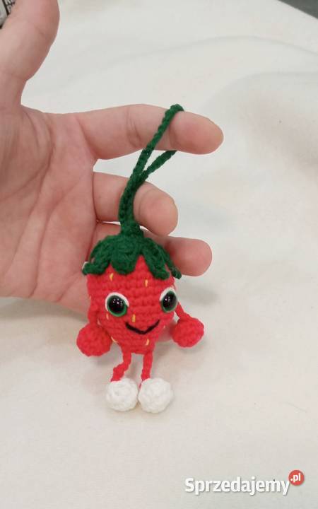 Brelok do kluczy wykonany na szydełku truskawka łódzkie Łask sprzedam
